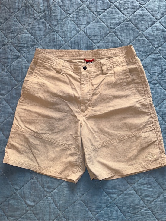 The North Face Other - The North Face Men’s Light Beige Flat Front Shorts. Size 34